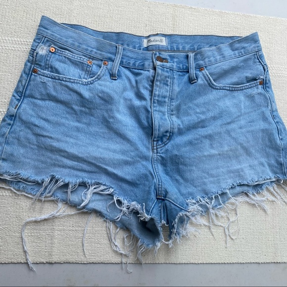 Madewell Pants - Madewell distressed denim shorts size 32